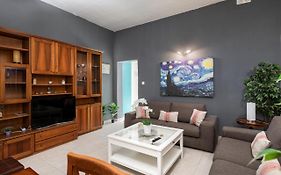 Cosy, Charming 1 Bedroom Maisonette
